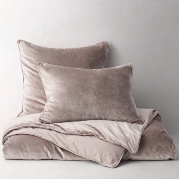Restoration Hardware Luster Velvet Duvet Cover in Dusty Pink size Full / Queen - Picture 1 of 1